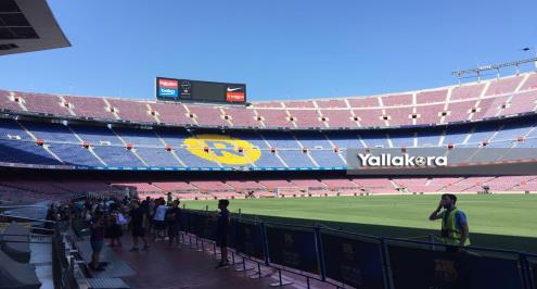 بالصور.. يلا كورة في استاد كامب نو